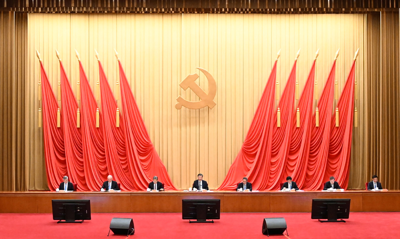4月3日，學(xué)習(xí)貫徹習(xí)近平新時代中國特色社會主義思想主題教育工作會議在北京召開。中共中央總書記、國家主席、中央軍委主席習(xí)近平出席會議并發(fā)表重要講話。李強、趙樂際、王滬寧、蔡奇、丁薛祥、李希、韓正出席會議。